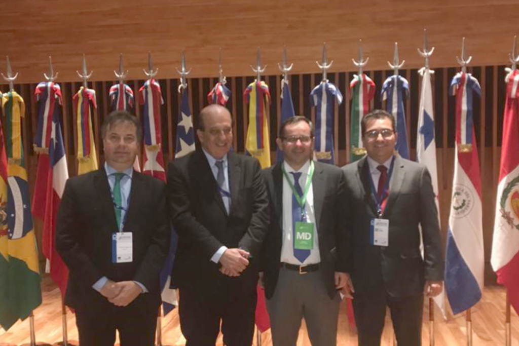 Fábio Túlio ,presidente da ATRICON, ministro Augusto Nardes, do TCU, presidente do IRB, conselheiro Ivan Lelis Bonilha, e conselheiro Cláudio Couto Terrao, presidente do TCE-MG (Foto: publicada no site do Instituto Rui Barbosa)