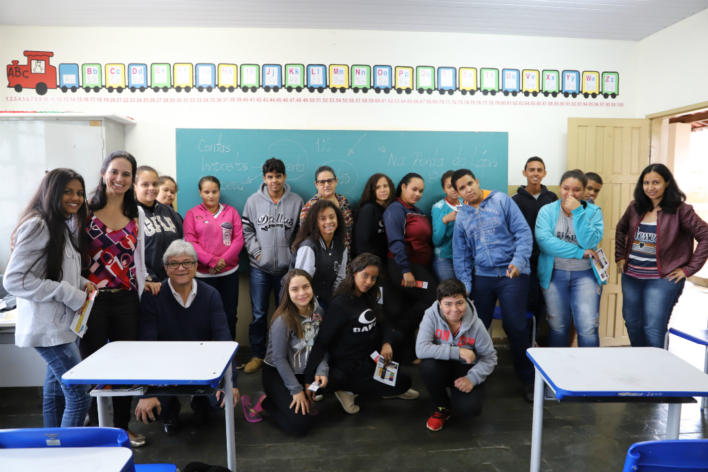 Alunos do 8º ano da EE Padre Almir Neves de Medeiros