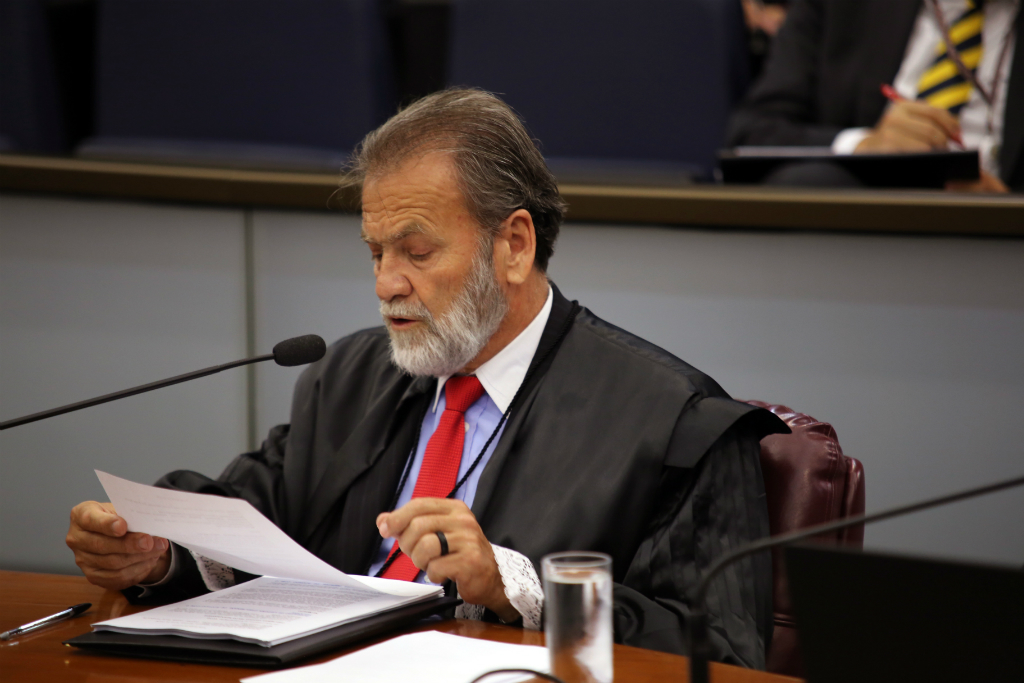 Conselheiro Durval Ângelo, relator do processo