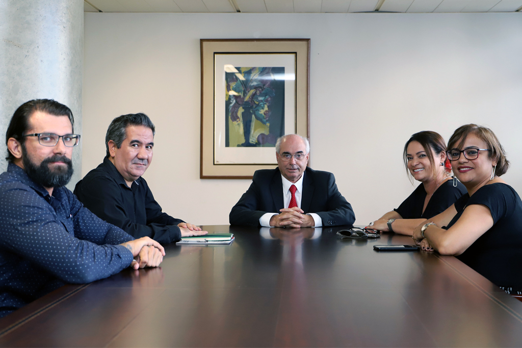 Os visitantes foram recebidos no gabinete da Presidência (Foto: Thiago Rios Gomes)
