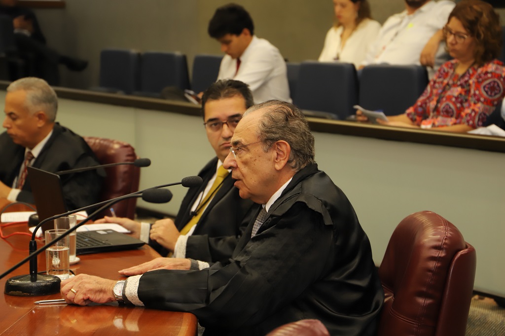 Relator do processo, conselheiro Sebastião Helvecio (Foto: Karina Camargos Coutinho)