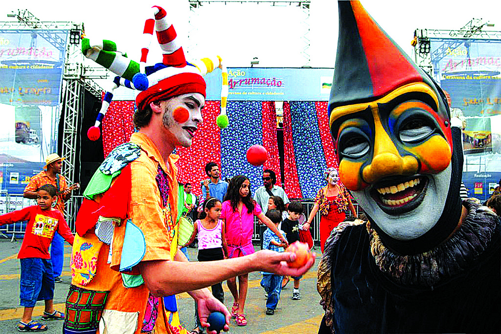 Caravana Arrumação (www.flickr.com/photos/portalpbh/5164774398/ - marcada para reutilização pelo Google)