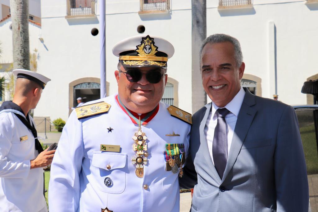 Conselheiro Gilberto Diniz e almirante Flávio Augusto Viana Rocha