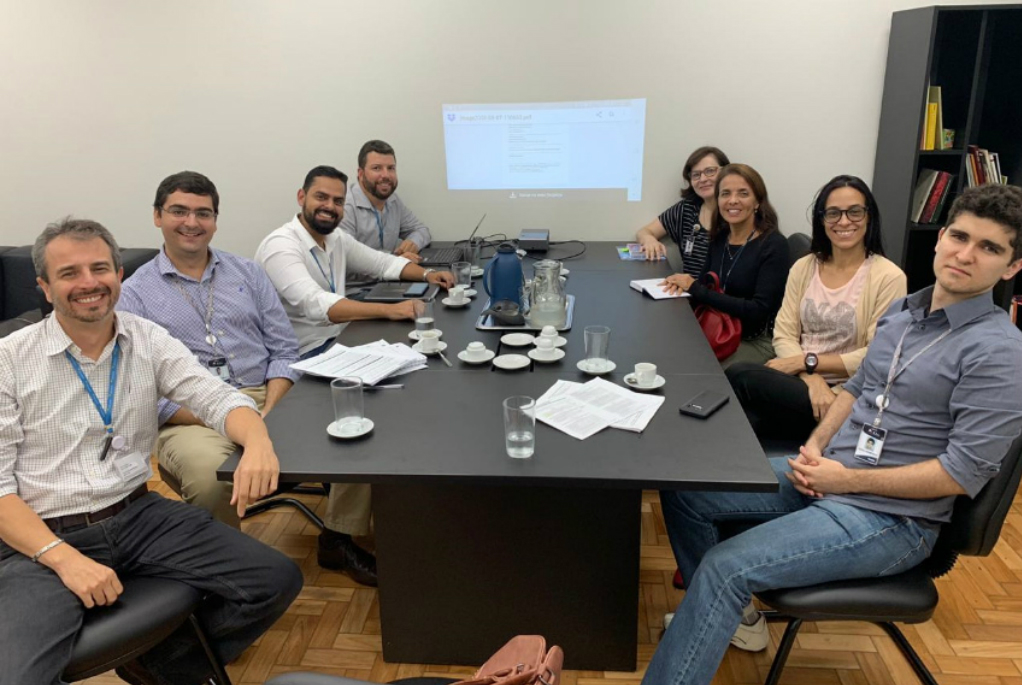 Foto: da esquerda para direita: Igor de Oliveira, José Clemente, Afonso Nunes, Leandro Sifuentes, Helia Bissoli, Denise Delgado, Rejane Colini e João Henrique Medeiros