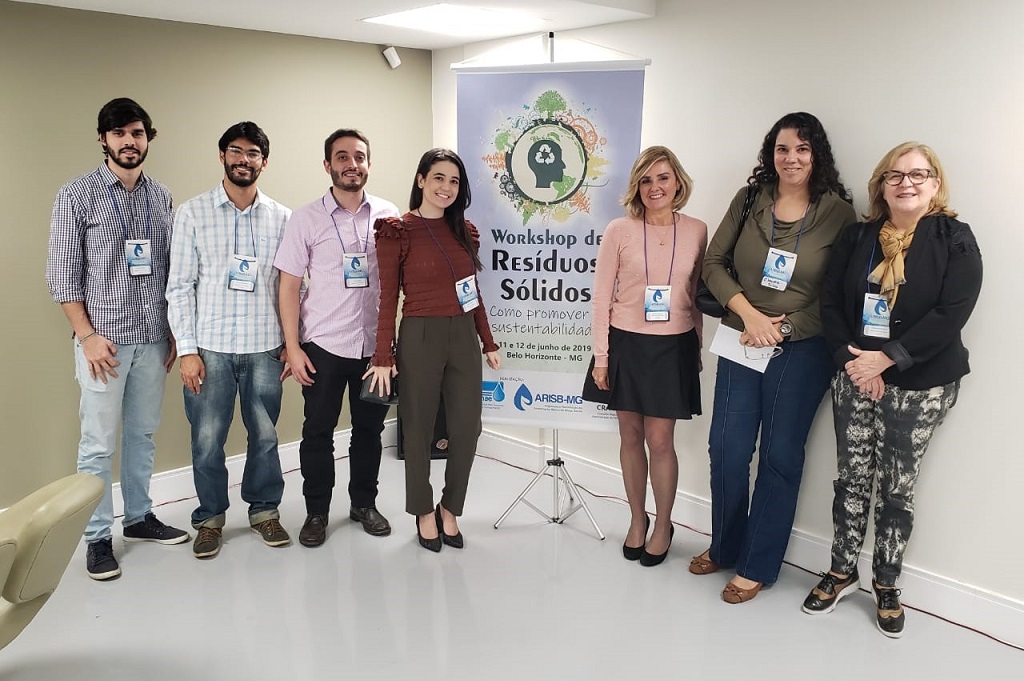 Da esq. p/direita: os servidores do TCE Paulo Marcelo Fernandes, Paulo Henrique Mercadante, Rafael Teldo Fonseca, Marina Holanda Meireles,  Jacqueline Loures, Cláudia Cozzi e Adelaide Bittencourt Coelho