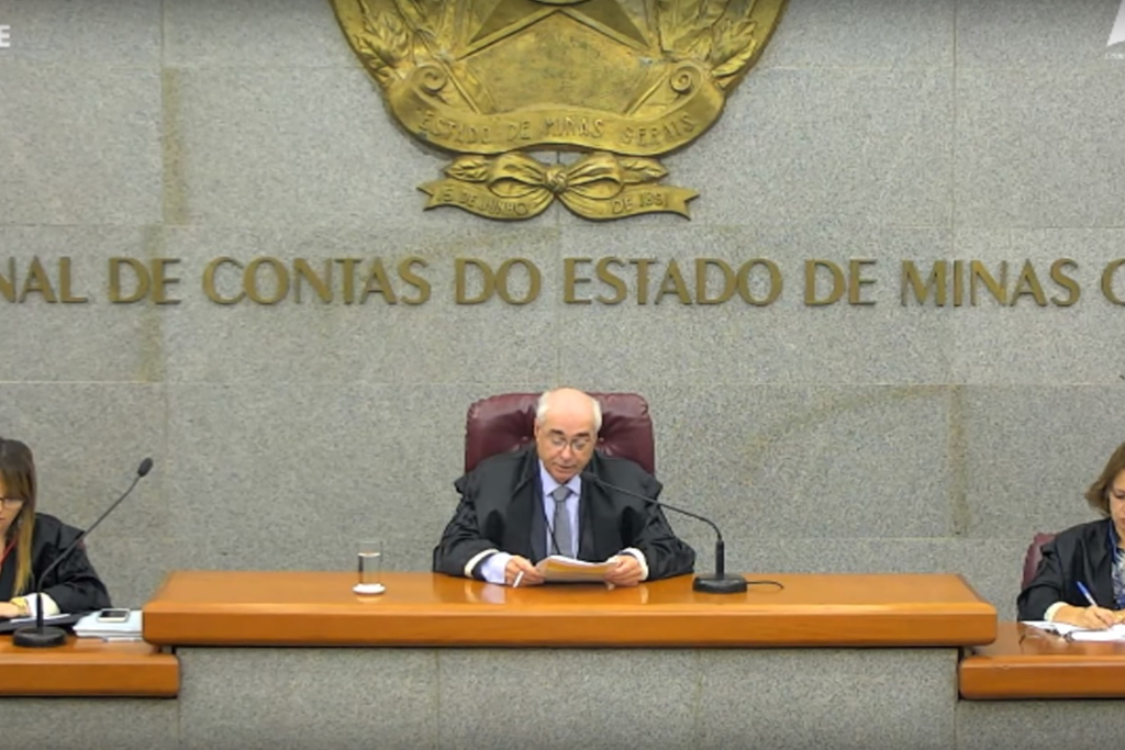Presidente Mauri Torres (Imagem de TV TCE/Márcio Wander)