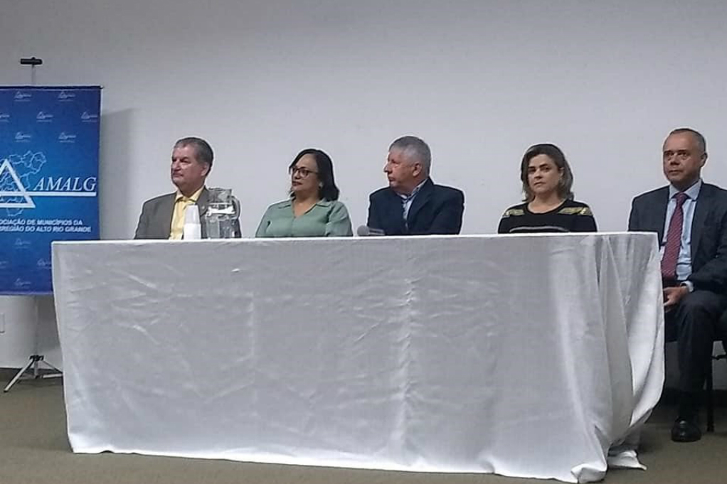 Mesa de honra na abertura do Seminário