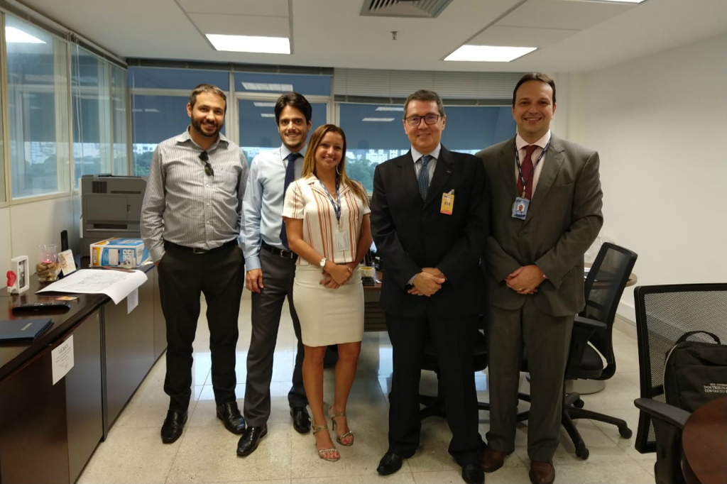 Servidores do TCEMG em visita ao TCERJ