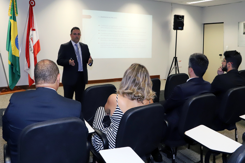 O assessor da vice-presidência abriu os trabalhos técnicos (Foto: Thiago Rios Gomes)