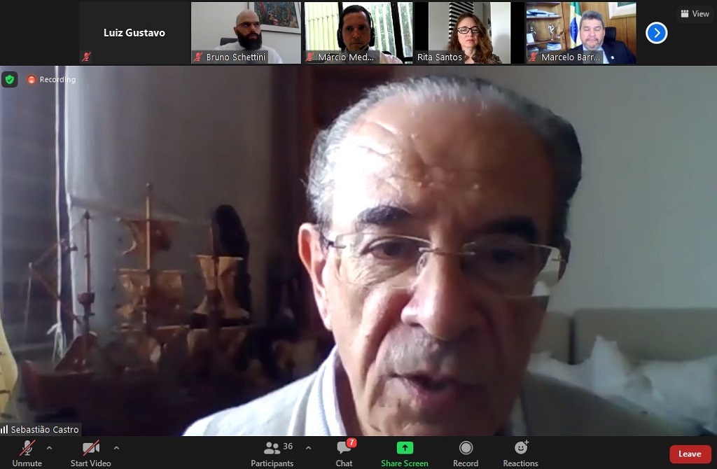 Conselheiro Sebastião Helvecio durante webinário