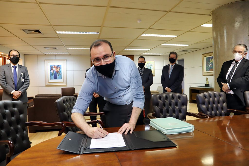 Adriano Tabarelli é o novo servidor do TCEMG (Foto: Thiago Rios Gomes) 