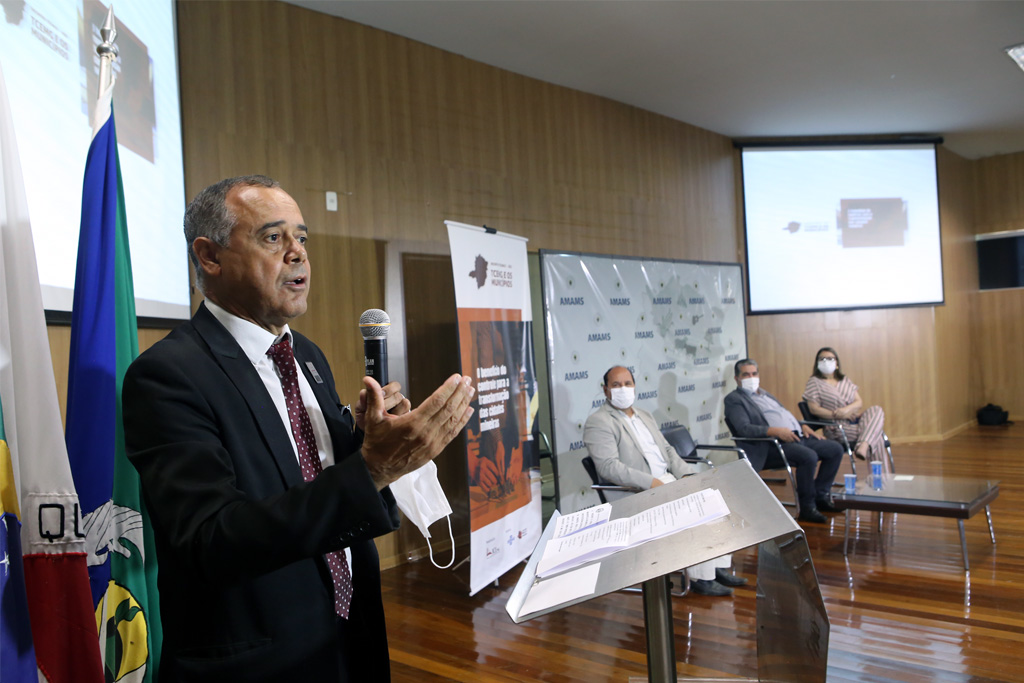 Parceria entre TCE e Receita Federal realiza curso sobre Fundos de  Políticas Públicas - Tribunal de Contas do Estado de Minas Gerais / TCE-MG