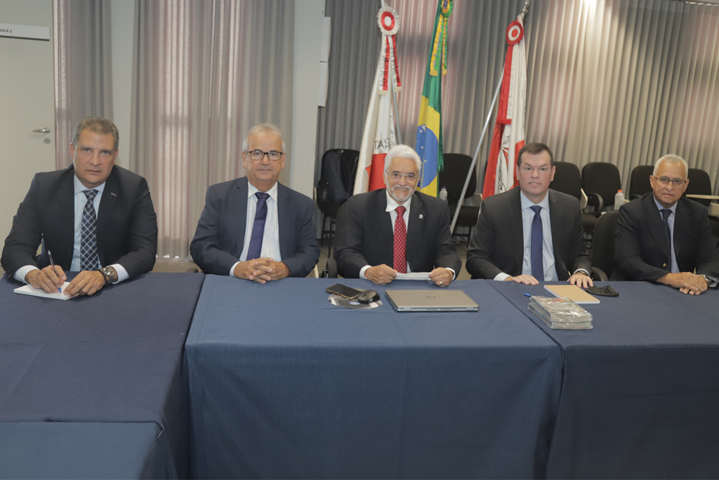Os diretores da Vice-Presidência de Relações Internacionais da Atricon (Foto: Hernando Garcia) 