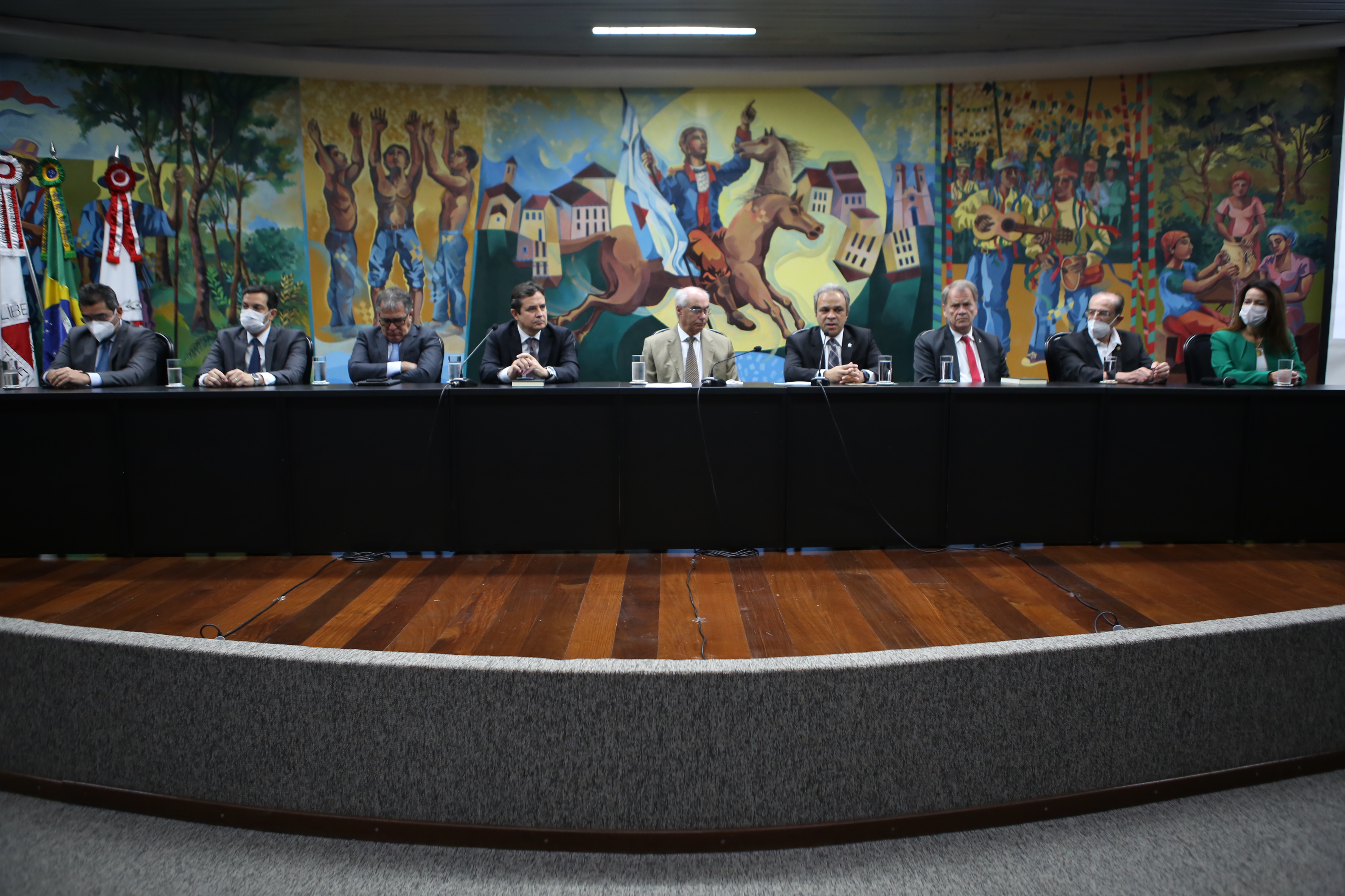 A mesa de honra do seminário (Foto: Thiago Rios Gomes) 