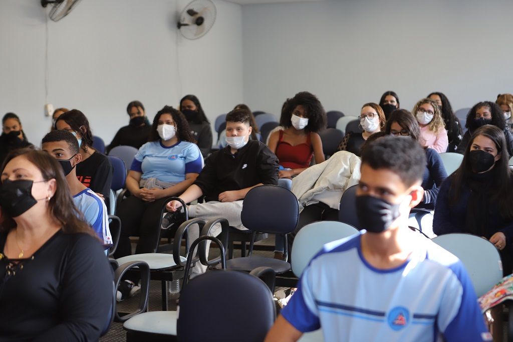 Visita Orientada das Estudantes do Colégio Estadual Costa Viana - Escola de  Cidadania