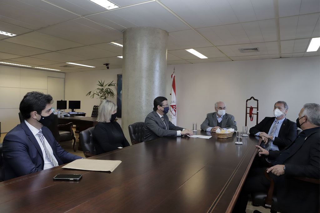 A comitiva foi recebida no Gabinete da Presidência (Foto: Thiago Rios Gomes)