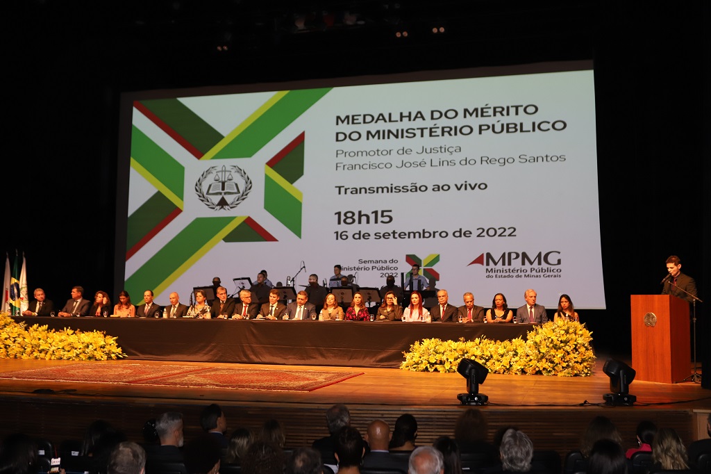 Vice-presidente do TCEMG participa de encontro internacional na UFMG -  Tribunal de Contas do Estado de Minas Gerais / TCE-MG