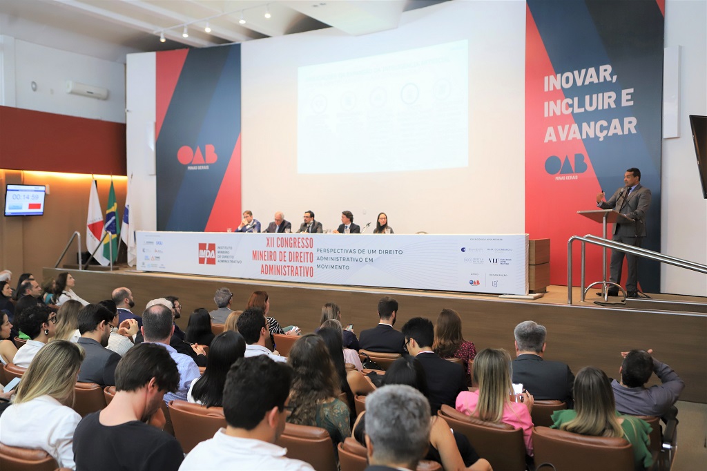 Licurgo Mourão em palestra no XII Congresso Mineiro de Direito Administrativo Fotos: Felipe Jácome