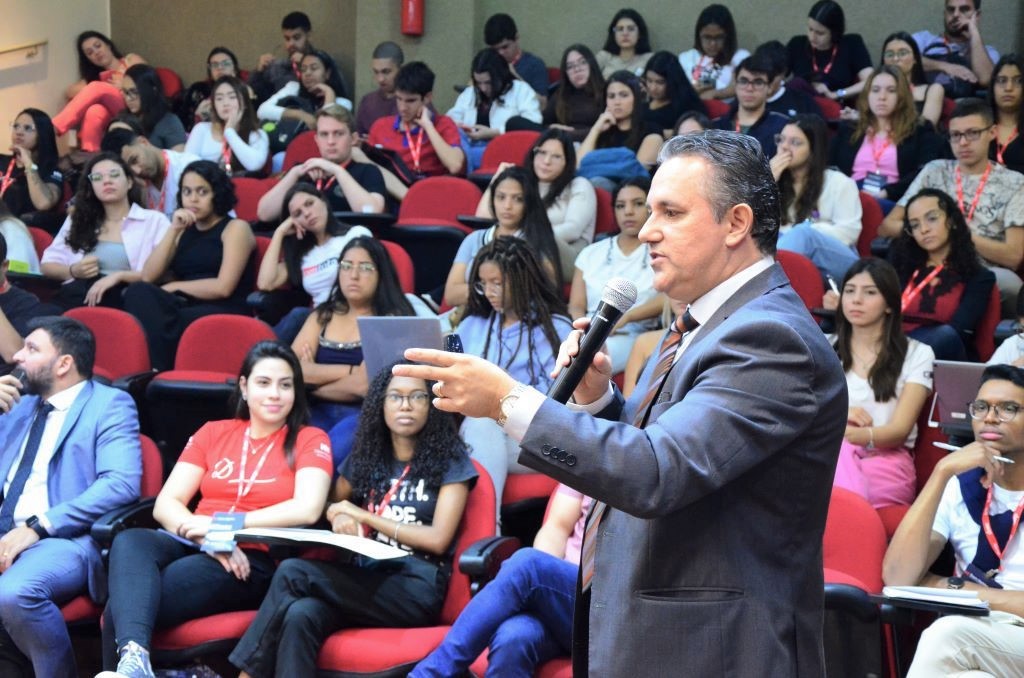Representante do TCE falou para alunos de Direito da Dom Helder - Fotos: Felipe Jácome 