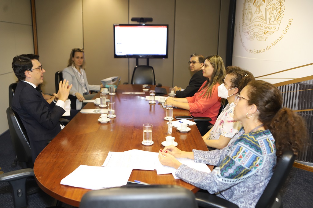 Reunião visa troca de informações sobre a rede estadual de saúde