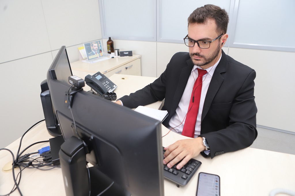 Vice-presidente do TCEMG participa de encontro internacional na UFMG -  Tribunal de Contas do Estado de Minas Gerais / TCE-MG