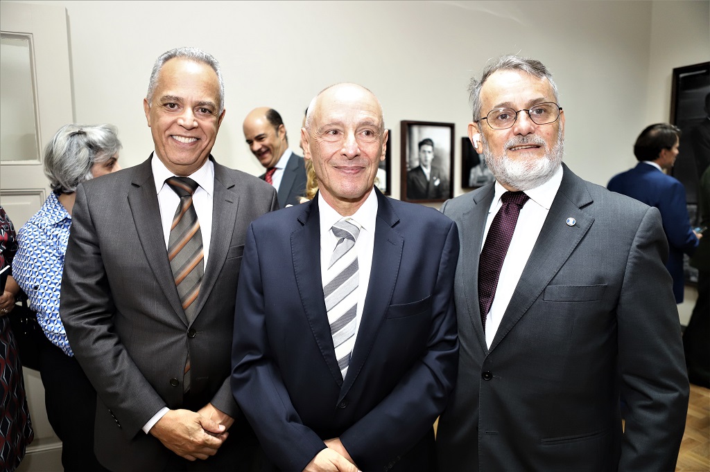 Vice-presidente do TCEMG participa de encontro internacional na UFMG -  Tribunal de Contas do Estado de Minas Gerais / TCE-MG