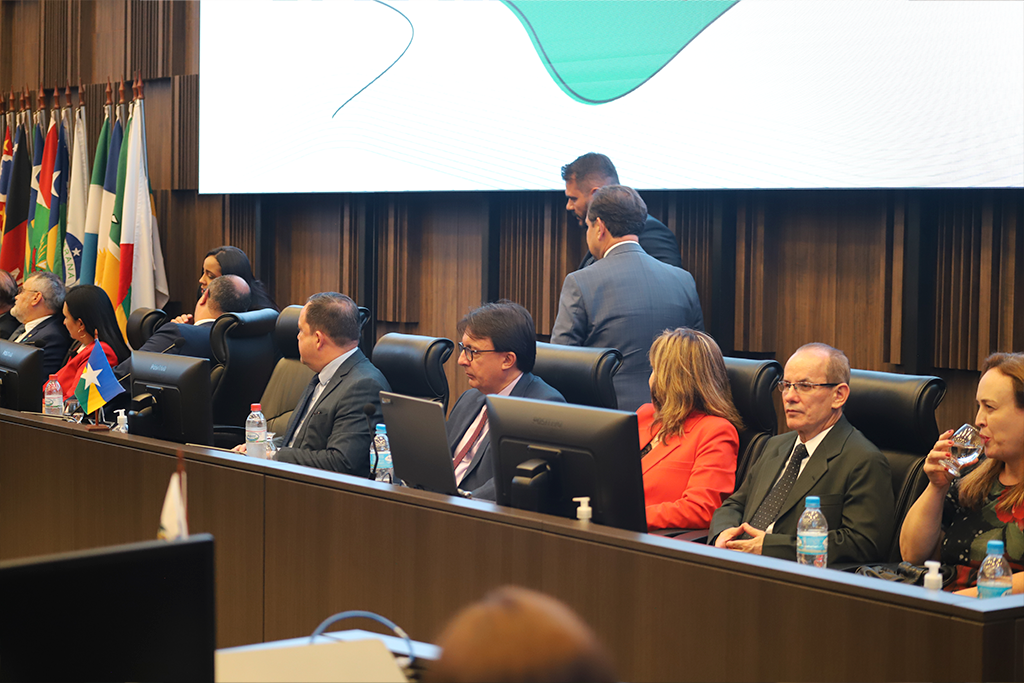 Vice-presidente do TCEMG participa de encontro internacional na UFMG -  Tribunal de Contas do Estado de Minas Gerais / TCE-MG