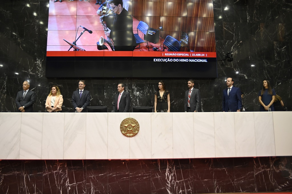 Mesa de honra de solenidade na ALMG - foto: Alexandre Netto/ALMG
