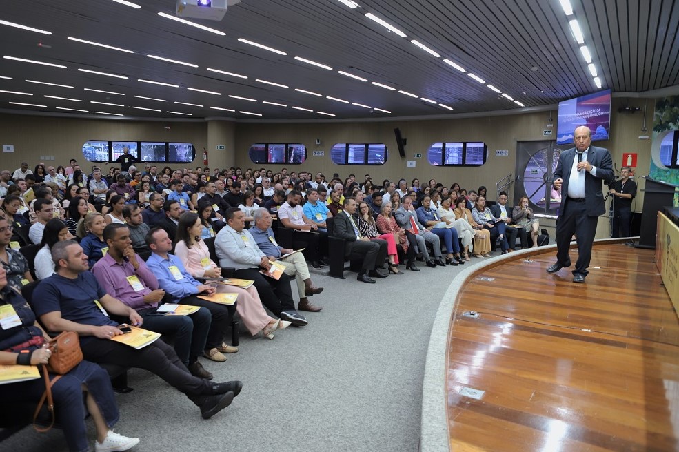 Em palestra no TCEMG, ministro Augusto Nardes fala de necessidade de se implantar a governança em todo o Brasil      Crédito: Dani Fernandes