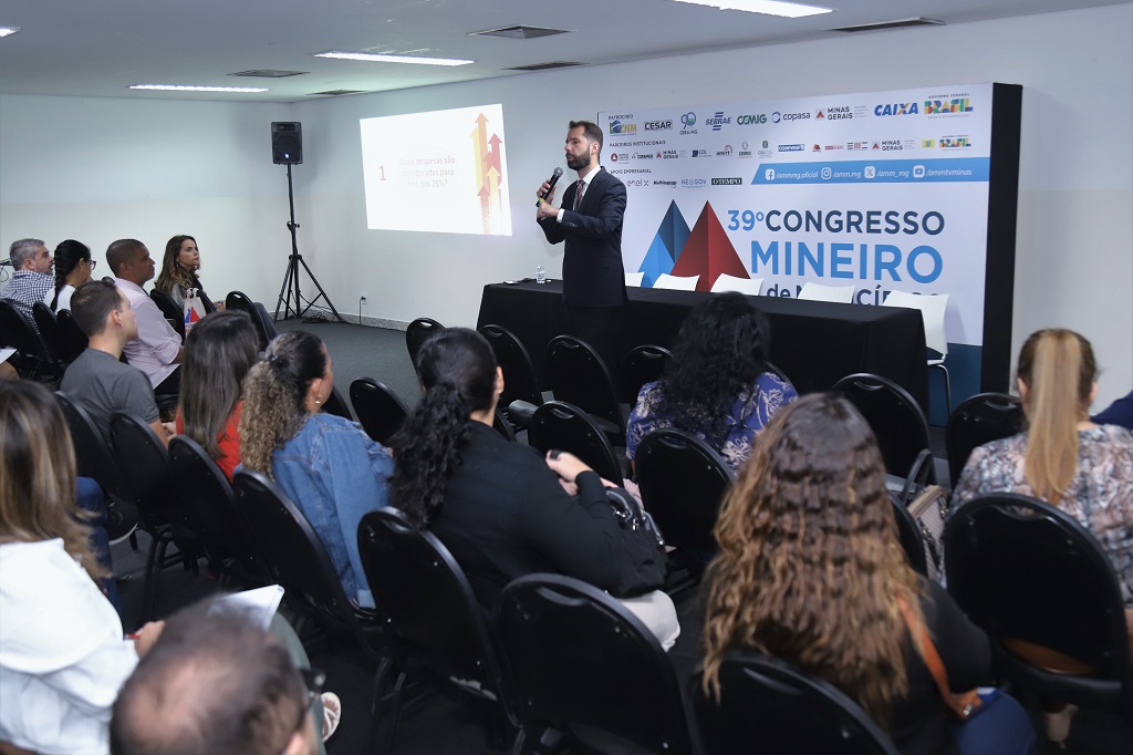 Superintendente de Controle Externo faz palestra no 39º Congresso Mineiro de Municípios  (Crédito:Dani Fernandes)