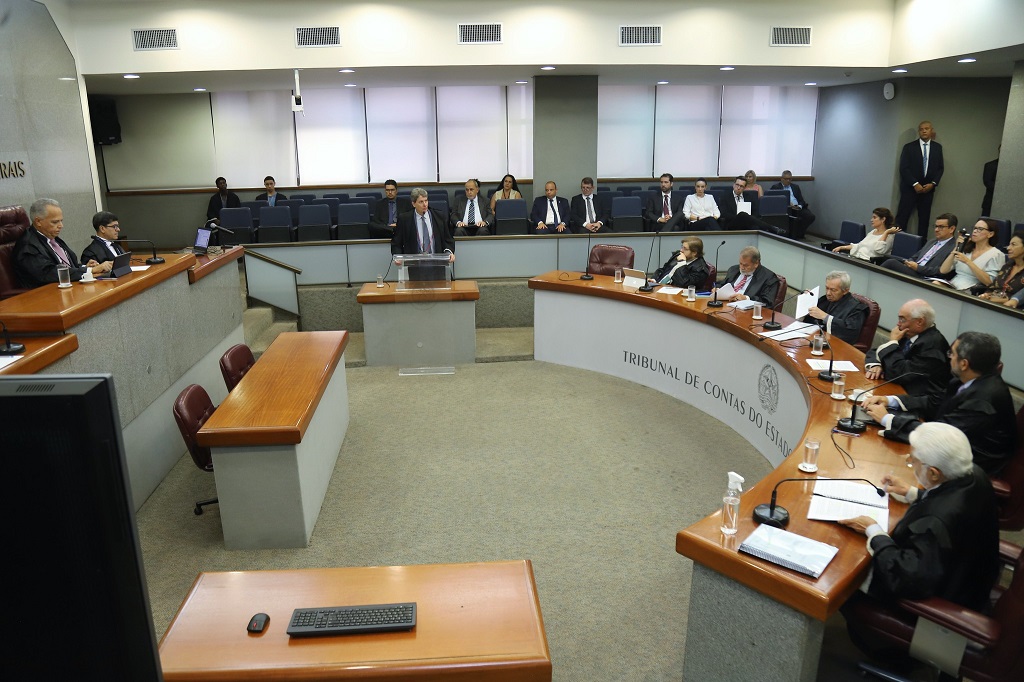 Sessão do Tribunal Pleno, em março, que iniciou análise do Balanço Geral do Estado de 2022 - foto: Daniele Fernandes