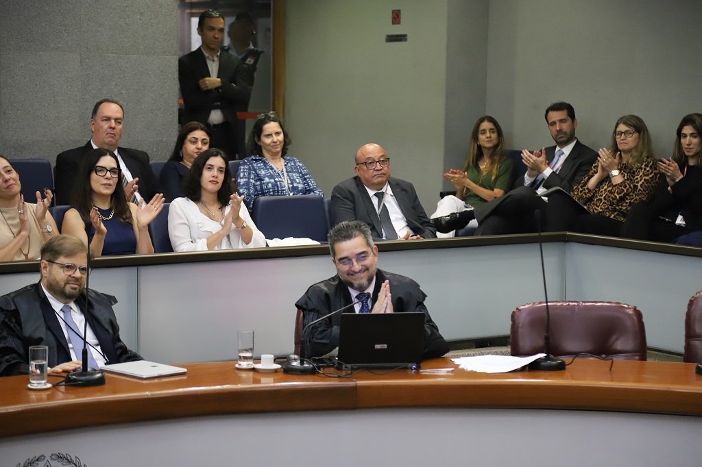 Conselheiro Claudio Terrão se despediu, nesta terça-feira (29/10), das sessões da Primeira Câmara do Tribunal de Contas - foto: Hernando Garcia