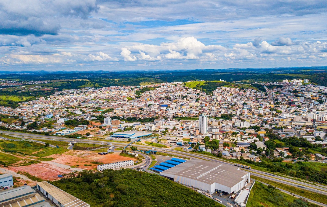 Nova Serrana, distante 125km da capital mineira