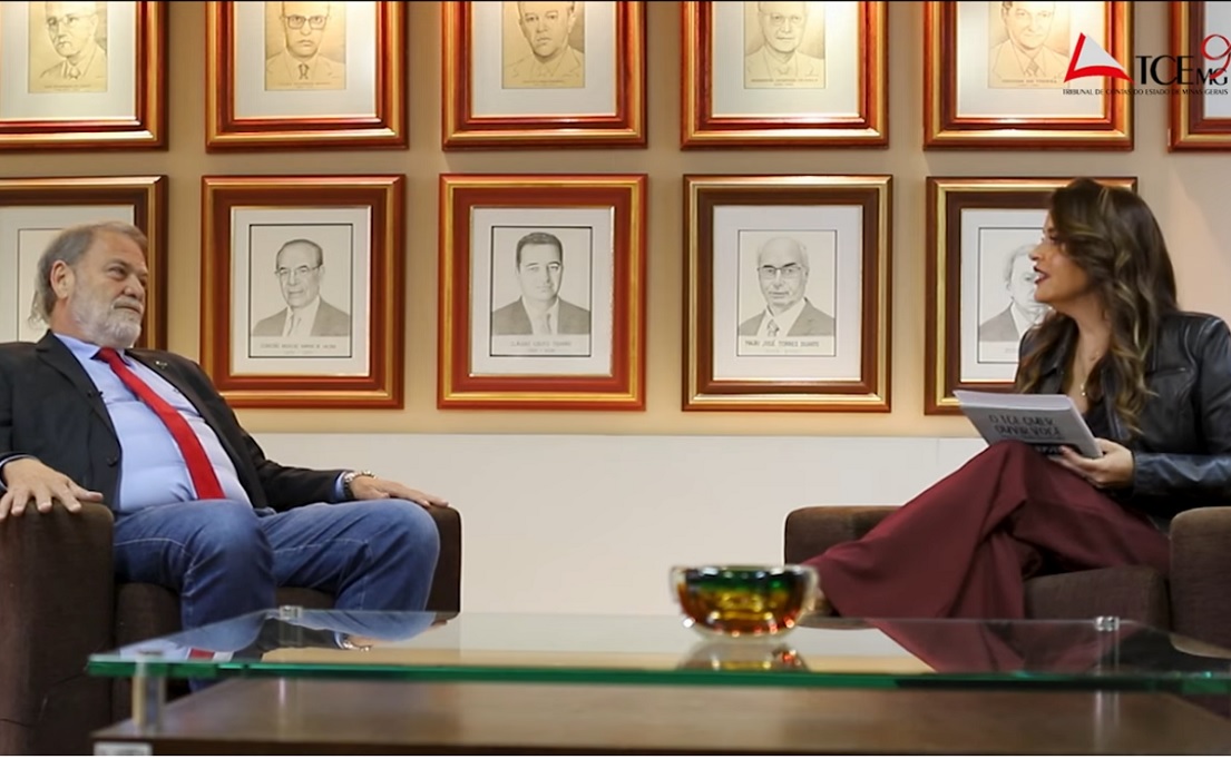 Denise de Paula entrevista presidente Durval Ângelo para marcar 100 dias de gestão