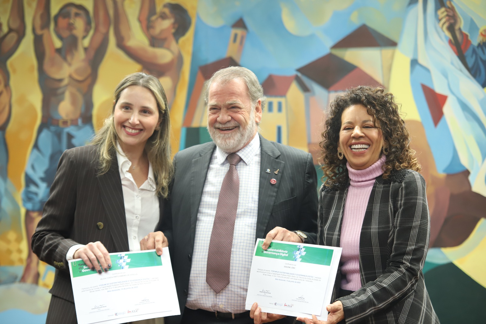 A assessora Sílvia Araújo, o presidente Durval Ângelo e a ministra Edilene Lobo (Foto: Hernando Garcia)