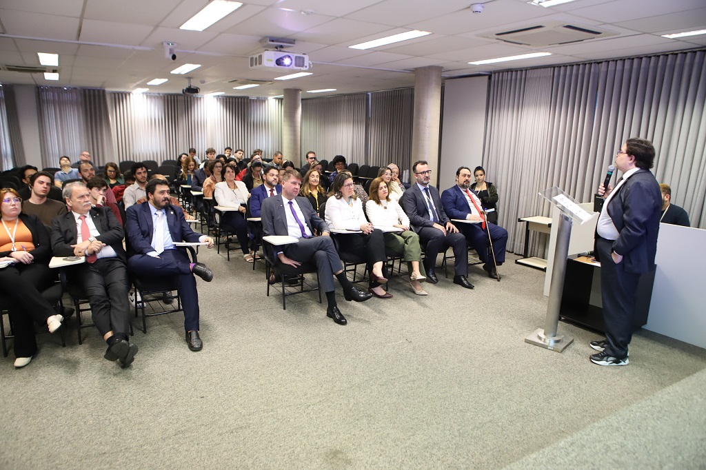 A conferência magna foi proferida pelo professor José Luiz Borges Horta - foto: Daniele Fernandes