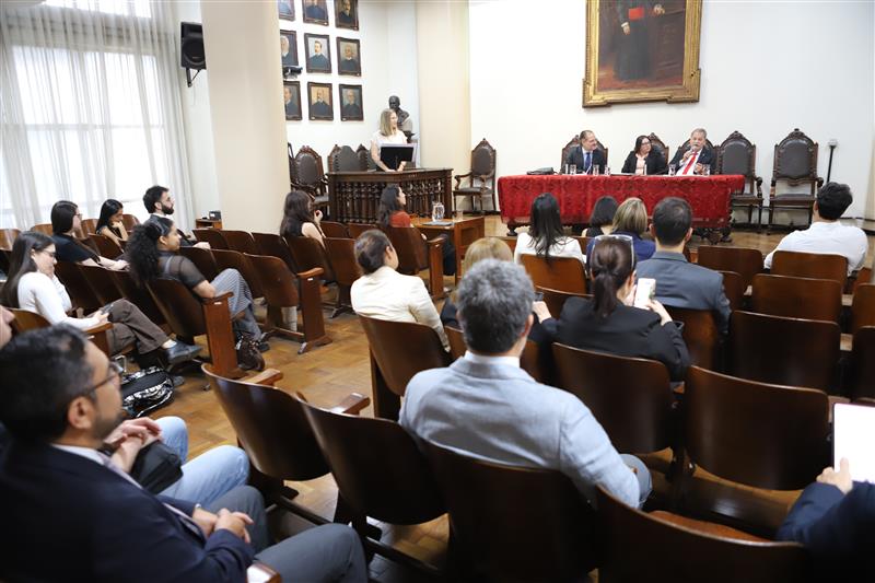 Durval Ângelo destacou a importância dos direitos humanos, sem os quais 'não existe democracia' - Foto: Vinícius Dias/TCEMG
