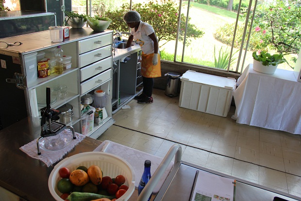 A cozinha é um dos itens considerados básicos para garantia da segurança alimentar nas escolas - Foto: Elian Oliveira/ACS-SEE