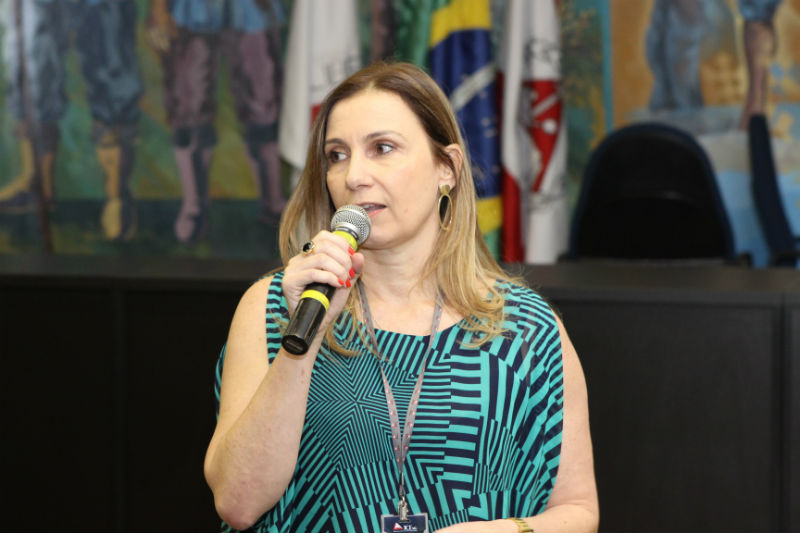 Jacqueline Gervásio foi a responsável por ministrar a aula magna Normas de Auditoria Governamental
