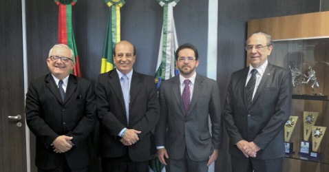 Conselheiro do TCE-TO, Manoel Pires; Ministro do TCU, Augusto Nardes; Presidente da Atricon, Valdecir Pascoal; e Presidente do IRB, Sebastião Helvecio