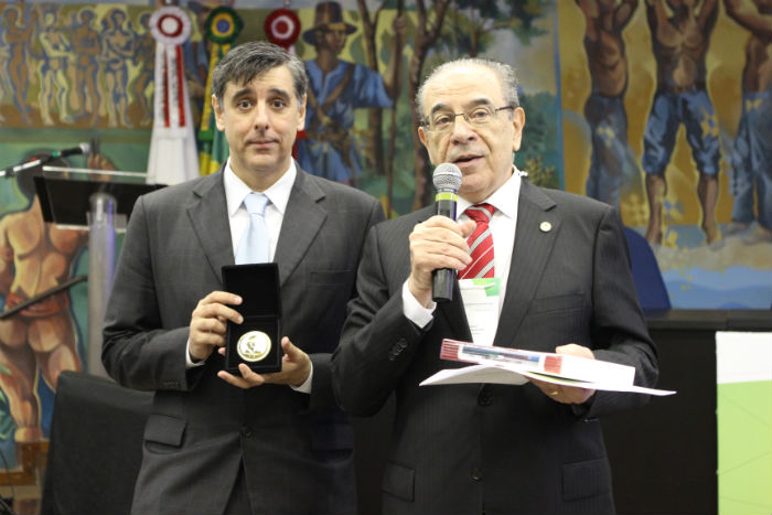 Haroldo Machado Filho, do PNUD, e o presidente Sebastião Helvecio