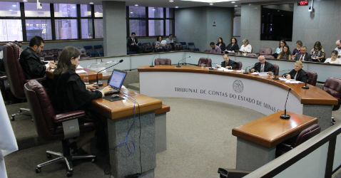 Sessão da Primeira Câmara do TCEMG (Foto: Karina Camargos)