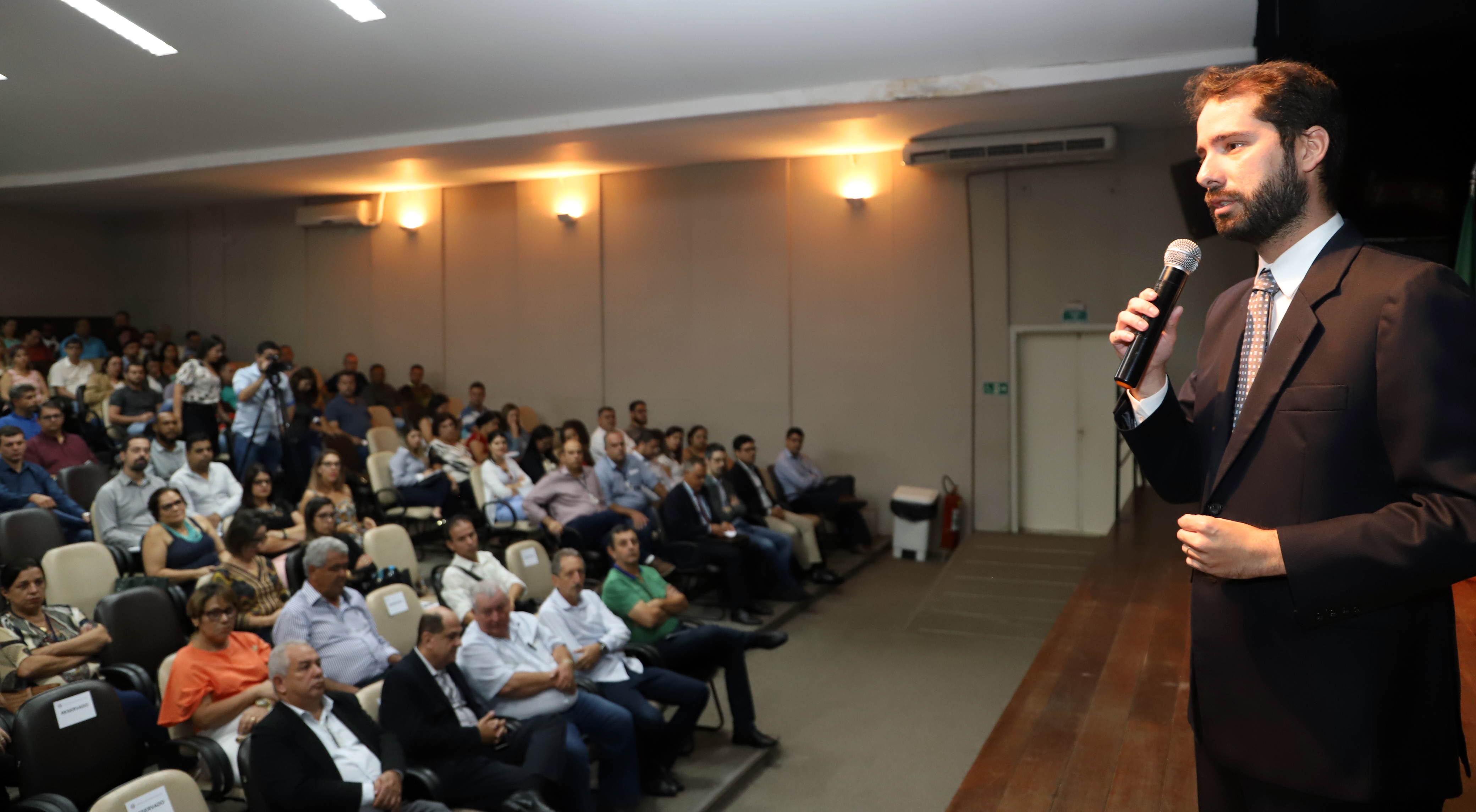 Coordenador do TCEMG Pedro Azevedo