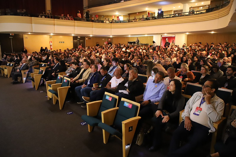 Na parte da manh&atilde;, as atividades aconteceram no Teatro Municipal &ldquo;Manoel Franzen de Lima&rdquo; - foto: Vin&iacute;cius Dias/TCEMG