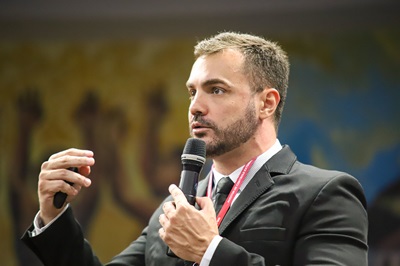 O analista do TCEMG Filipi Assunção destacou a contabilidade como peça-chave para a boa gestão de recursos públicos - Foto: Thiago Rios Gomes/TCEMG