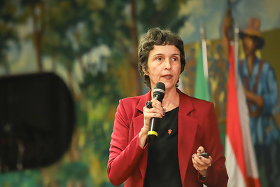 Helo&iacute;sa Fischer abordou a mudan&ccedil;a cultural necess&aacute;ria para colocar o p&uacute;blico no centro da comunica&ccedil;&atilde;o - Foto: Veronica Manevy/TCEMG