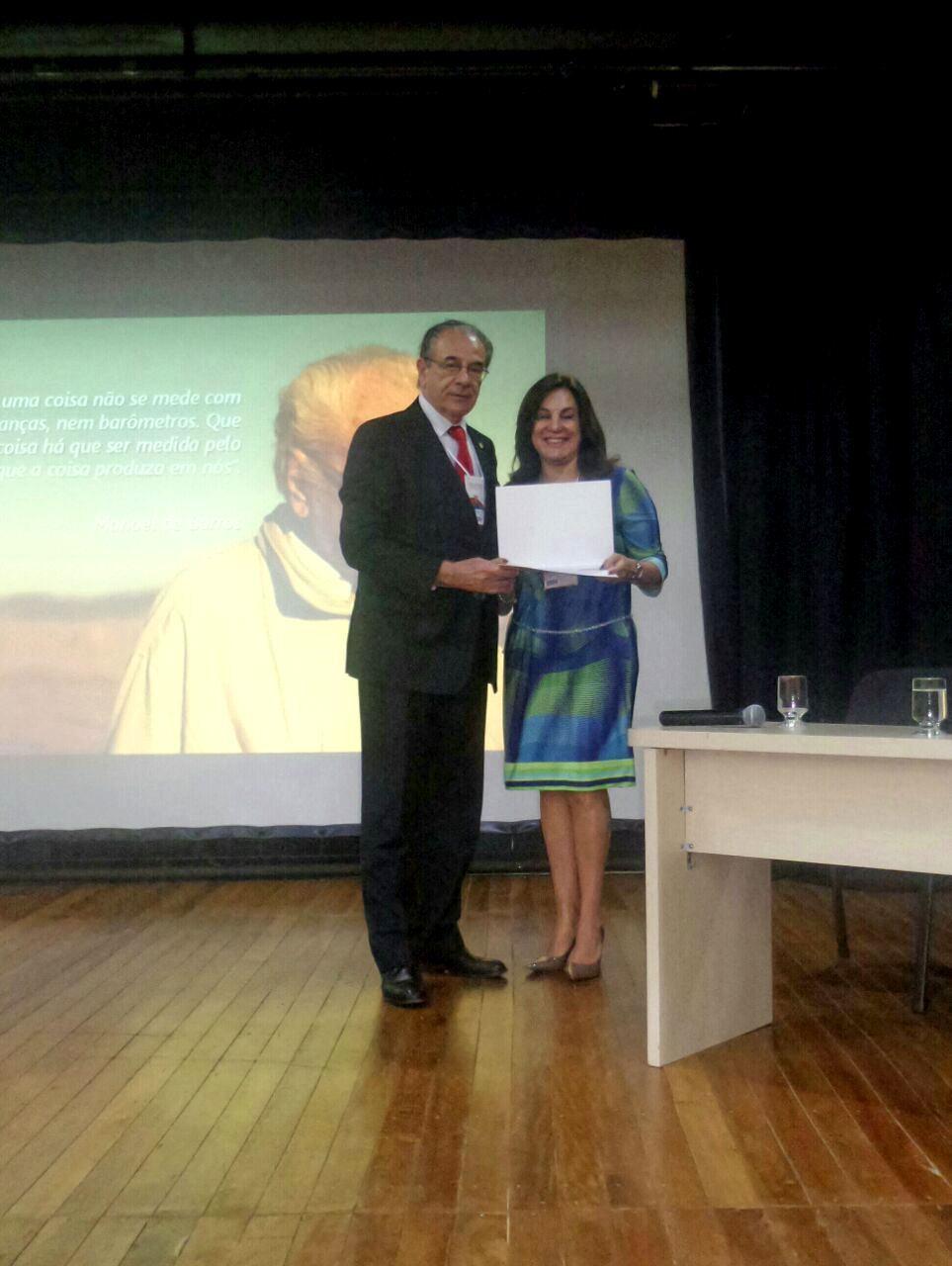 O presidente do TCE mineiro, conselheiro Sebastião Helvecio ao lado da diretora-geral do TCEMG, Raquel Simões