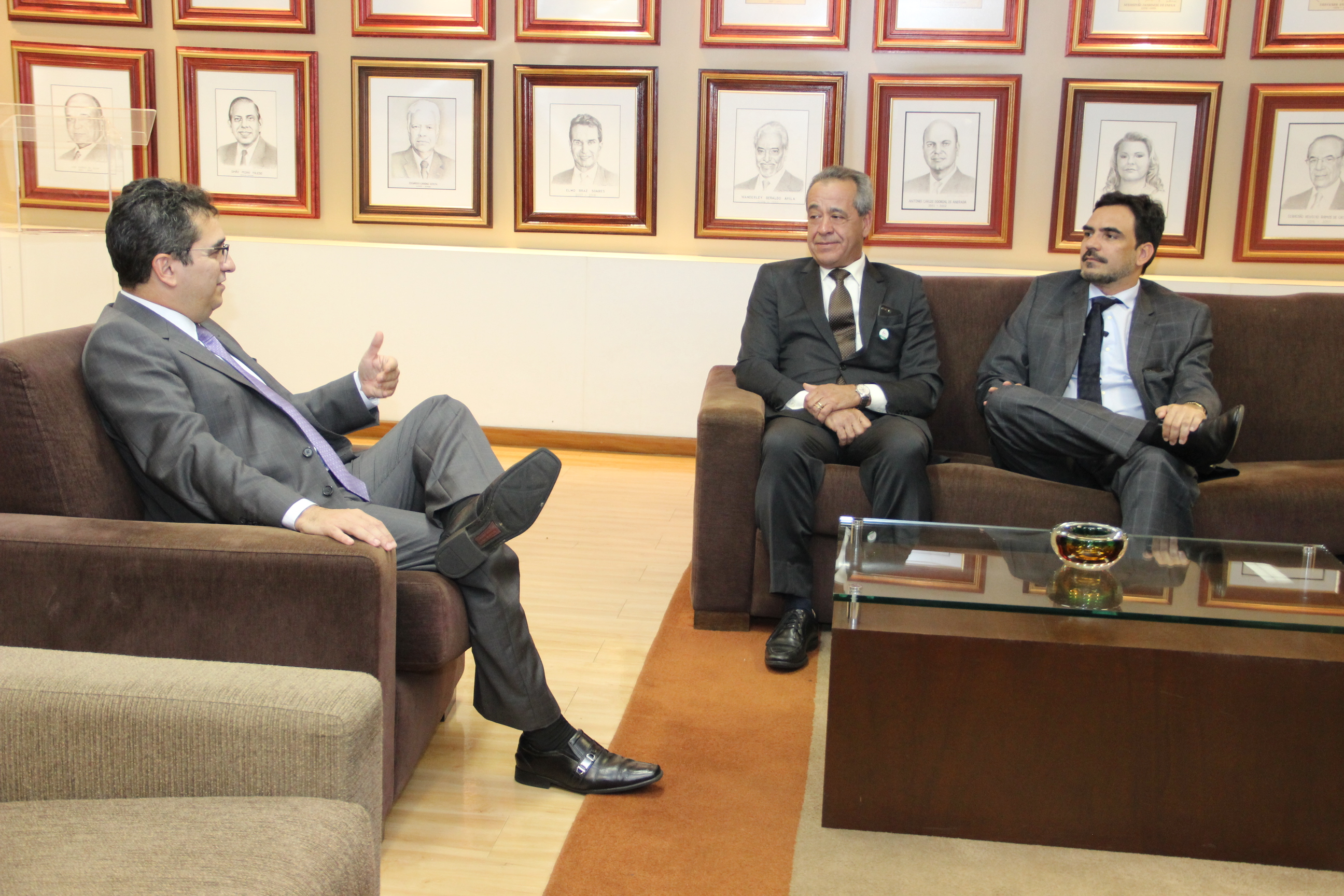 O Controlador Geral e Procurador-Geral do Município de Belo Horizonte, Leonardo Ferraz e Tomáz de Aquino Resende, também se reuniram com o conselheiro.
