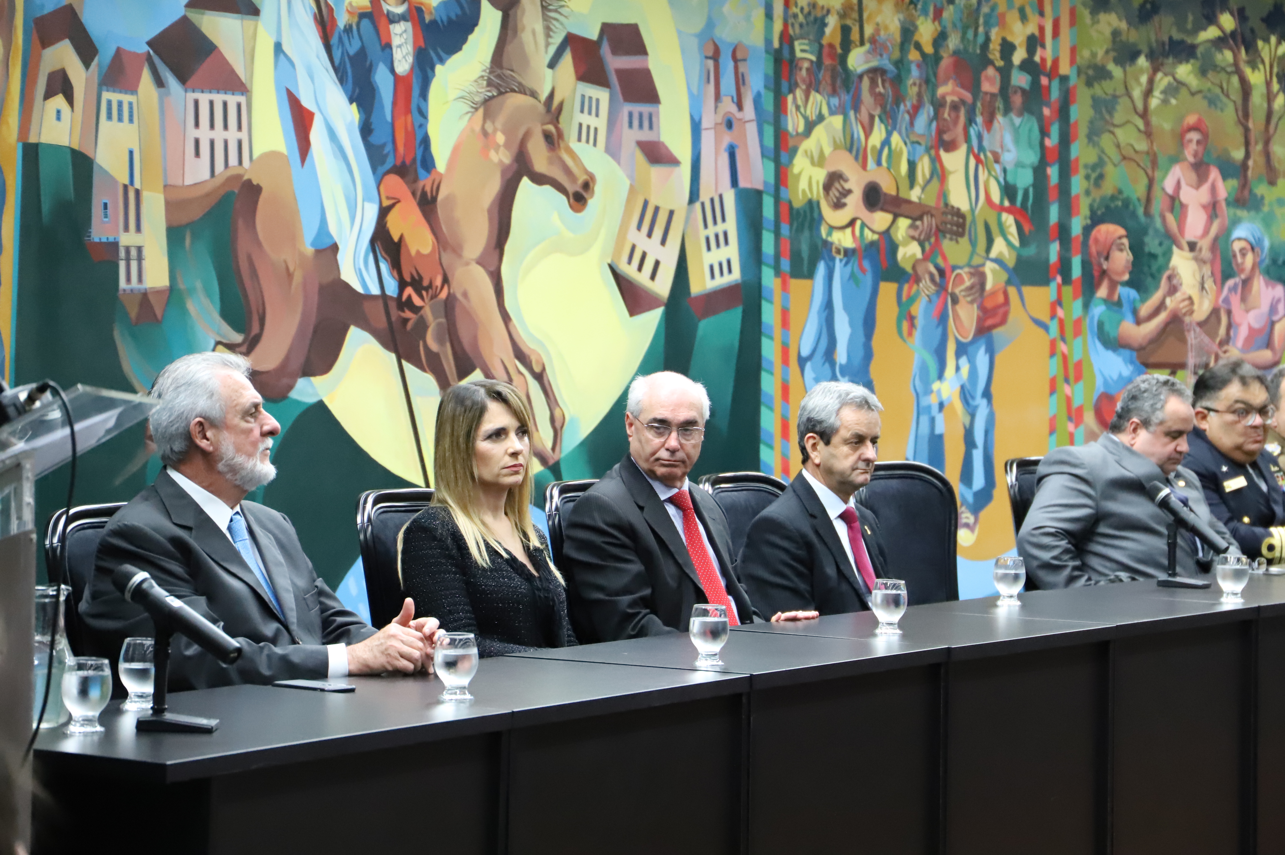 Antes da homenagem, Mauri Torres compôs a mesa de honra ao lado de outras autoridades