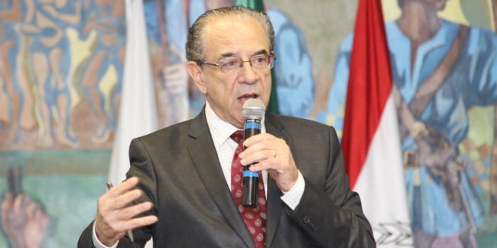 Presidente Sebastião Helvecio, durante sua primeira reunião de trabalho com os servidores (arquivo)